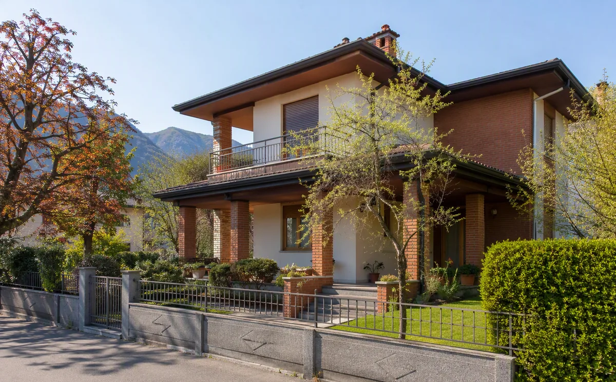 Villetta singola con portico